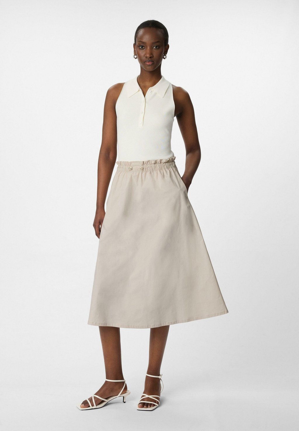 Юбка А-силуэта AUSGESTELLTER MIT ELASTIKBUND comma casual identity, бежевый
Юбка А-силуэта AUSGESTELLTER MIT ELASTIKBUND comma casual identity, бежевый