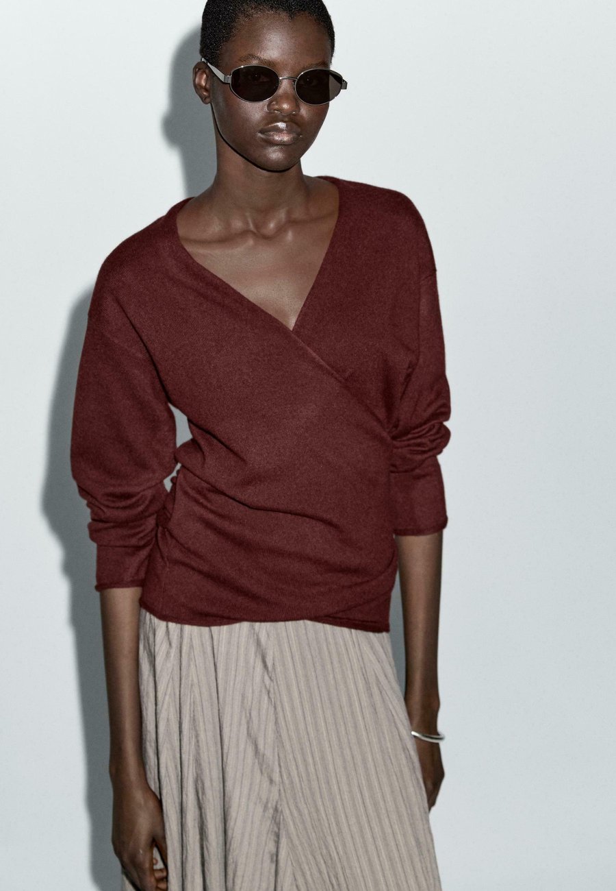 Кардиган Massimo Dutti DOUBLE-BREASTED V-NECK, Bordeaux
Кардиган Massimo Dutti DOUBLE-BREASTED V-NECK, Bordeaux