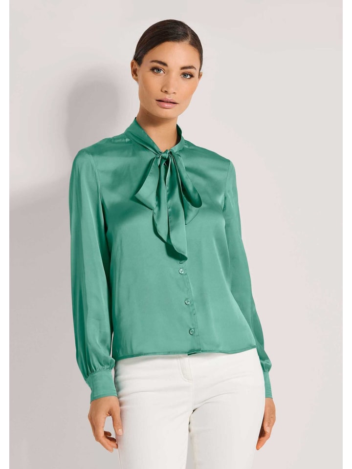 MADELEINE Атласная блузка с бантом мятного цвета
MADELEINE Атласная блузка с бантом мятного цвета