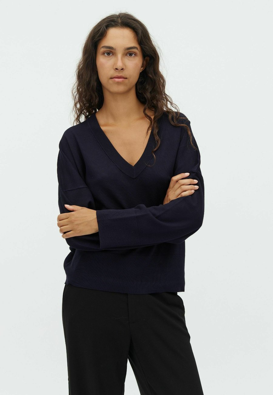 Джемпер mbyM GILLIAN, Night Sky/Dark Blue
Джемпер mbyM GILLIAN, Night Sky/Dark Blue