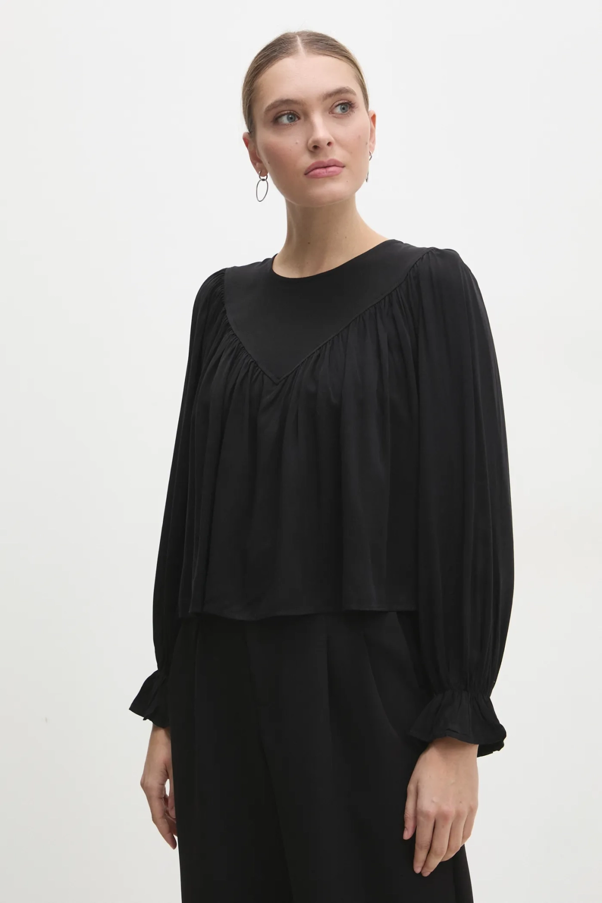 Блуза Answear Lab, черный
Блуза Answear Lab, черный