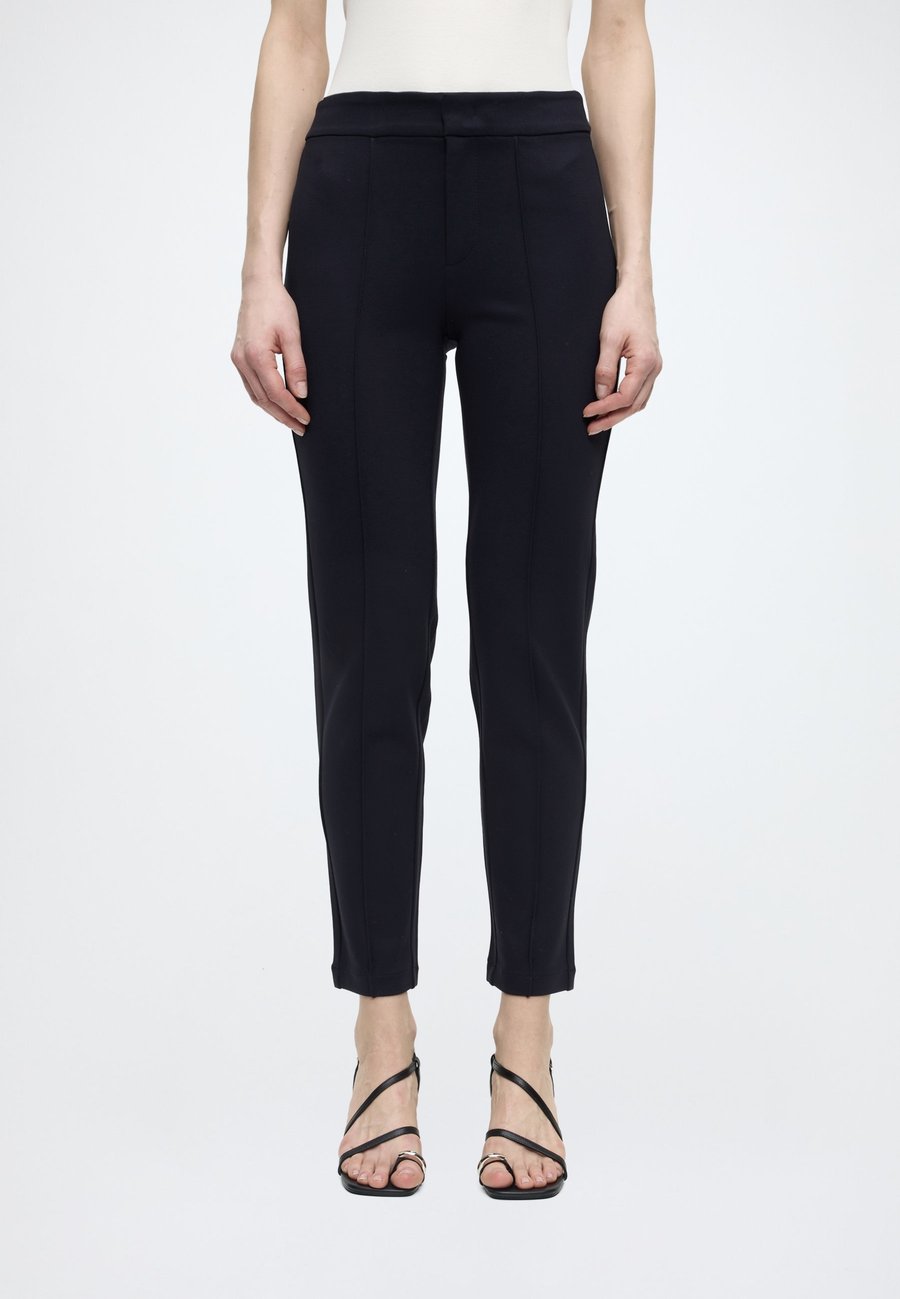Брюки Marc O'Polo DENIM WOVEN PANTS, Blue Depths/Dark Blue
Брюки Marc O'Polo DENIM WOVEN PANTS, Blue Depths/Dark Blue