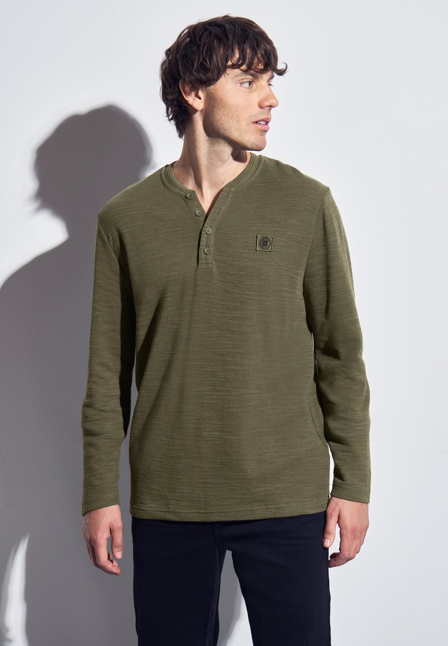 Топ Street One MEN SOFTES SLUB , Grün/Dark Green
Топ Street One MEN SOFTES SLUB , Grün/Dark Green