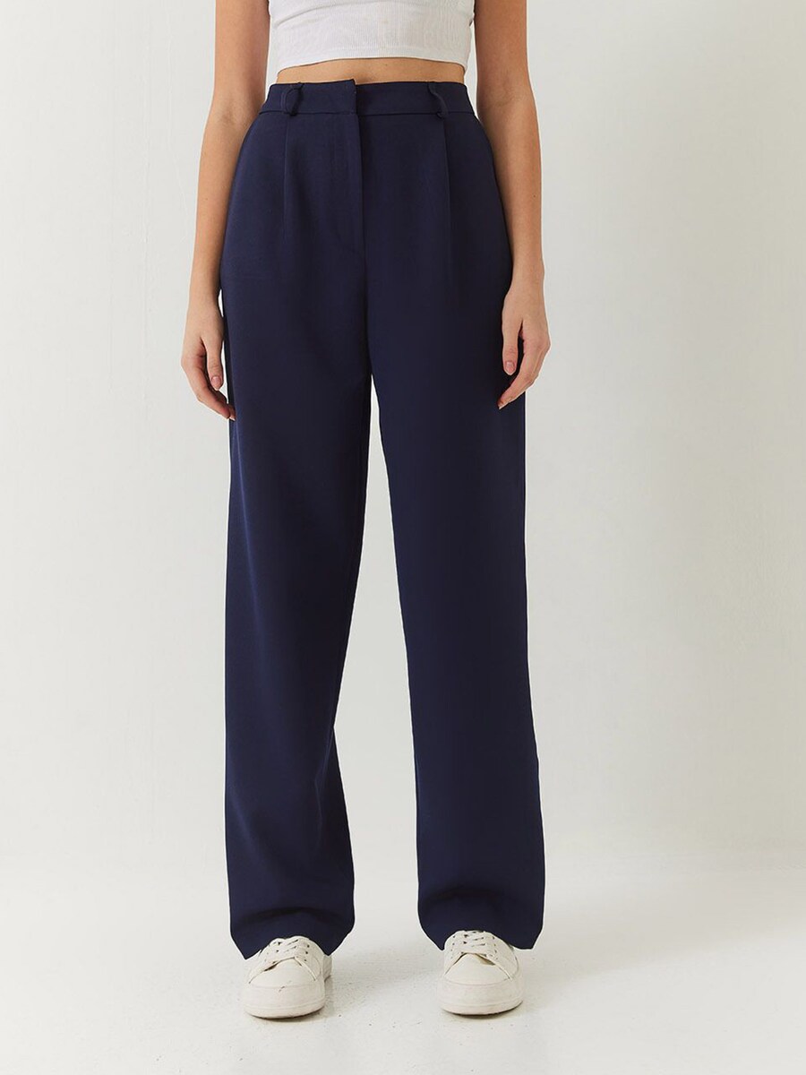 Свободные брюки со складками спереди Bianco Lucci, индиго
Свободные брюки со складками спереди Bianco Lucci, индиго