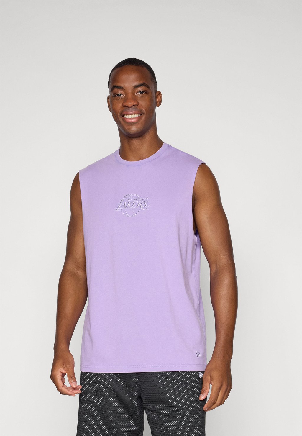 Майка NBA LOS ANGELES LAKERS WASHED SLEEVELESS TEE - Club wear New Era, серый
Майка NBA LOS ANGELES LAKERS WASHED SLEEVELESS TEE - Club wear New Era, серый