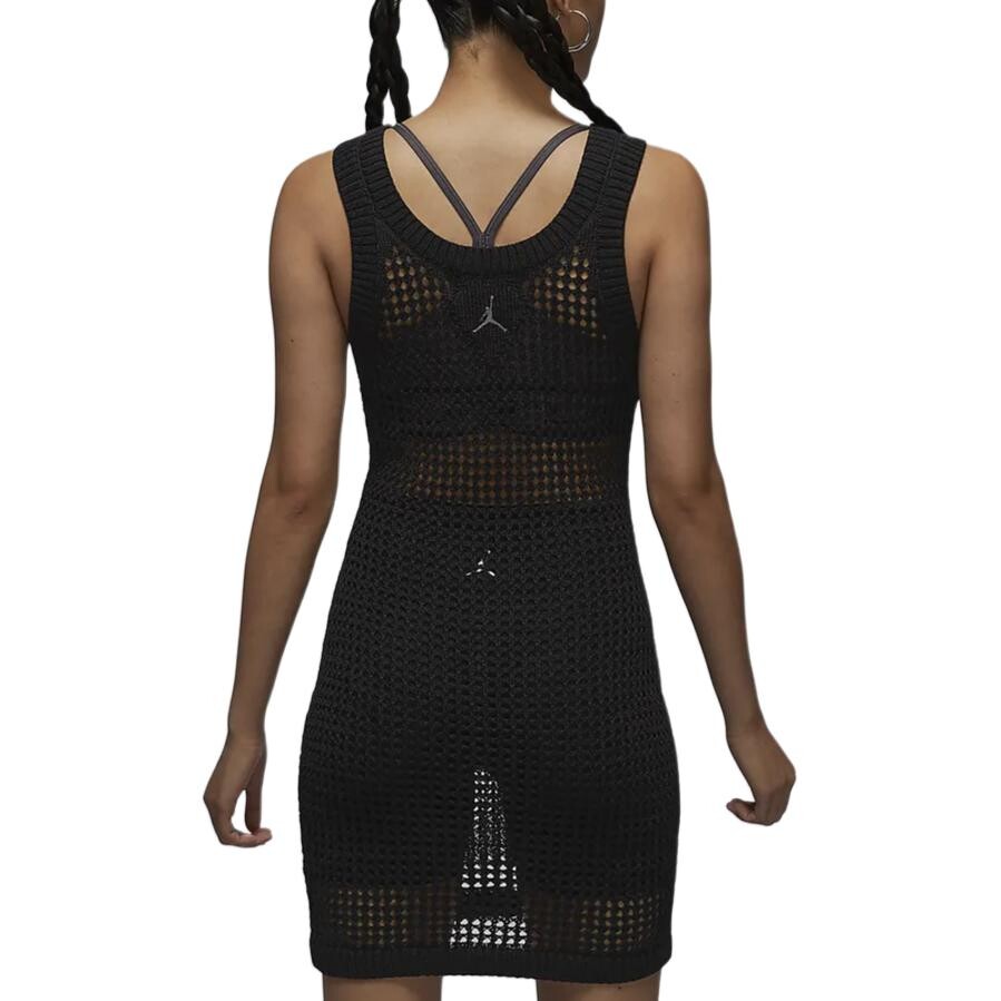 Платье без рукавов женское черное Nike
Платье без рукавов женское черное Nike