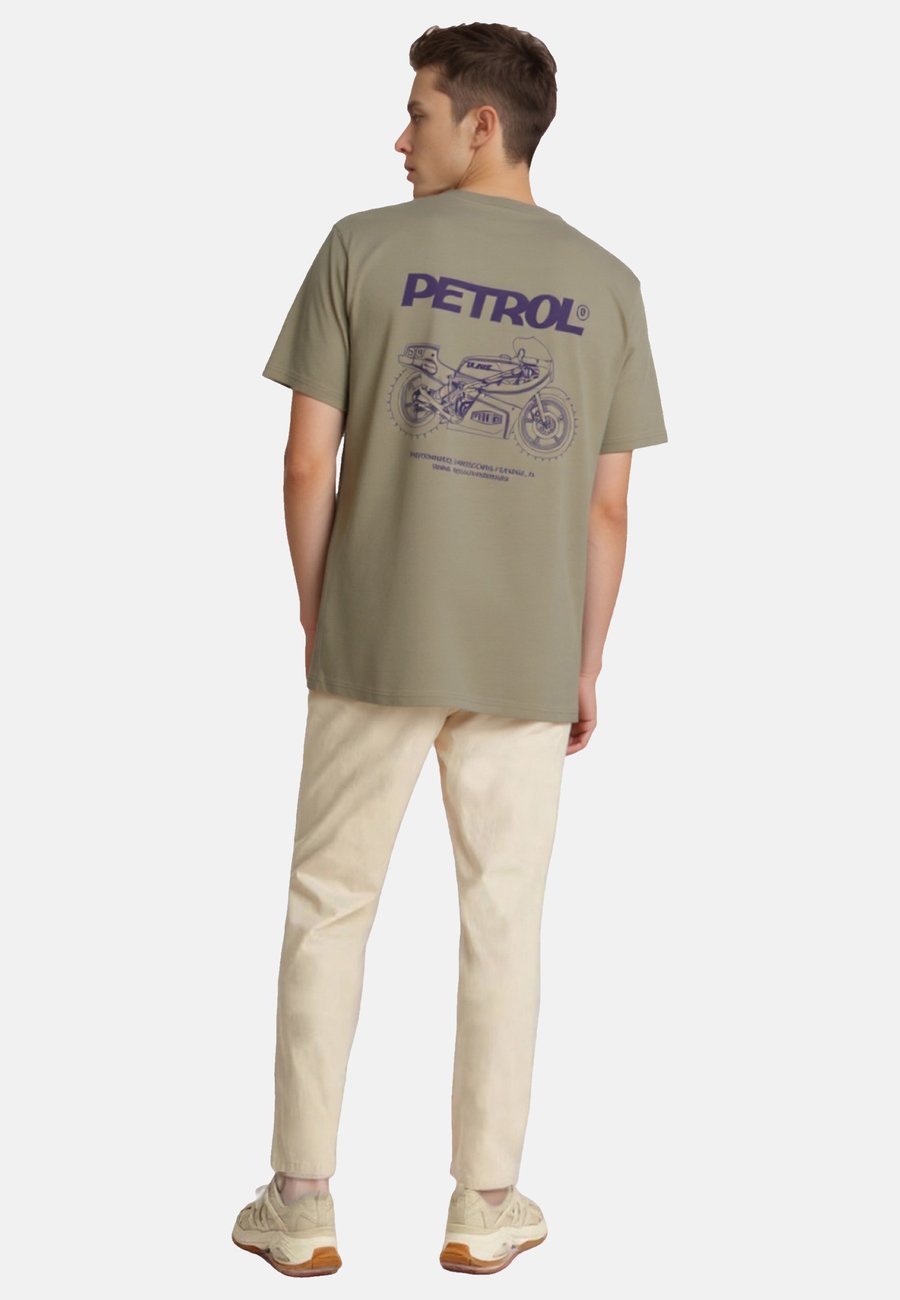 Футболка Petrol Industries Print T-shirt, Grün/Stone
Футболка Petrol Industries Print T-shirt, Grün/Stone
