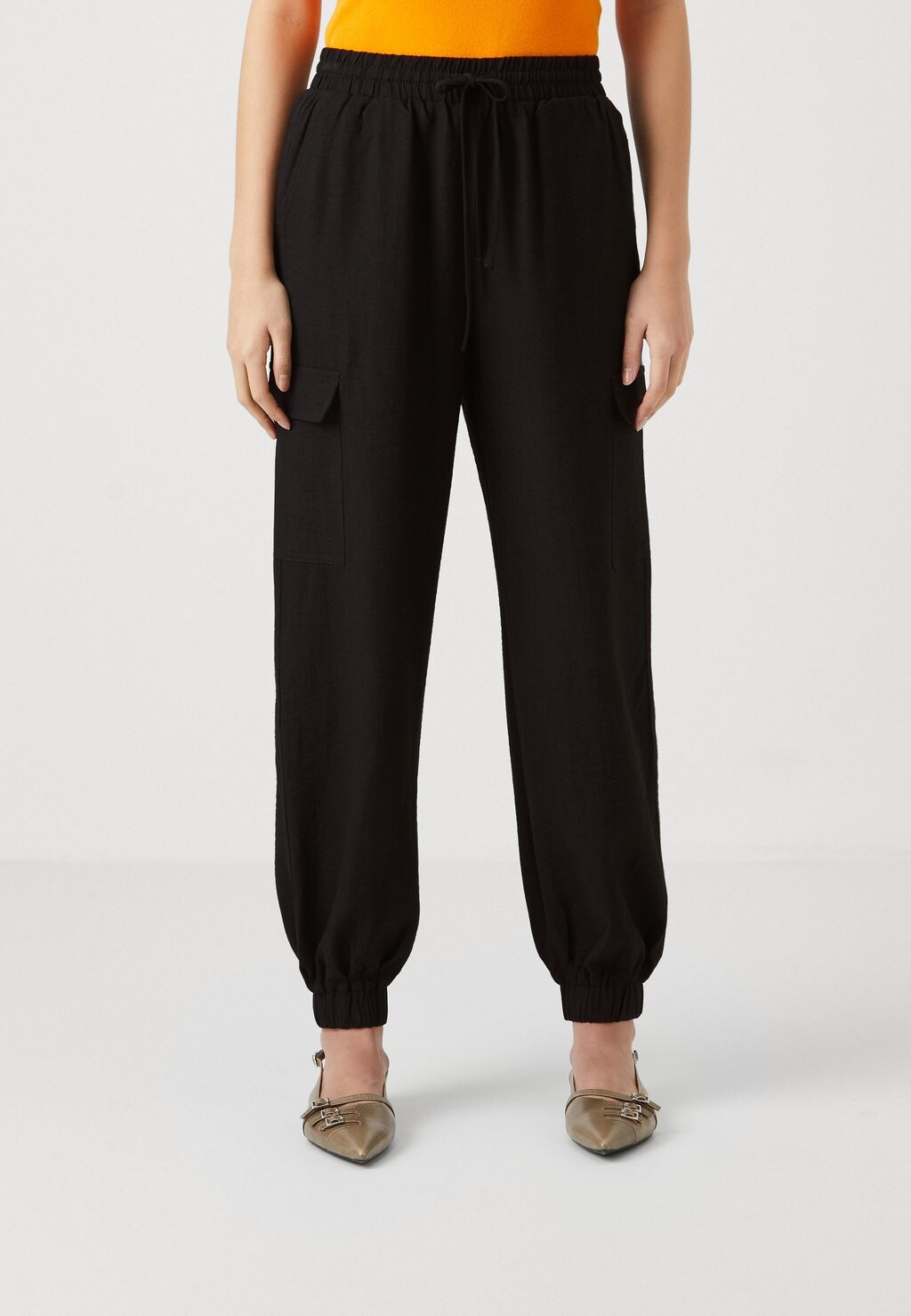 Брюки карго ONLKATINKA ONLY, цвет black
Брюки карго ONLKATINKA ONLY, цвет black