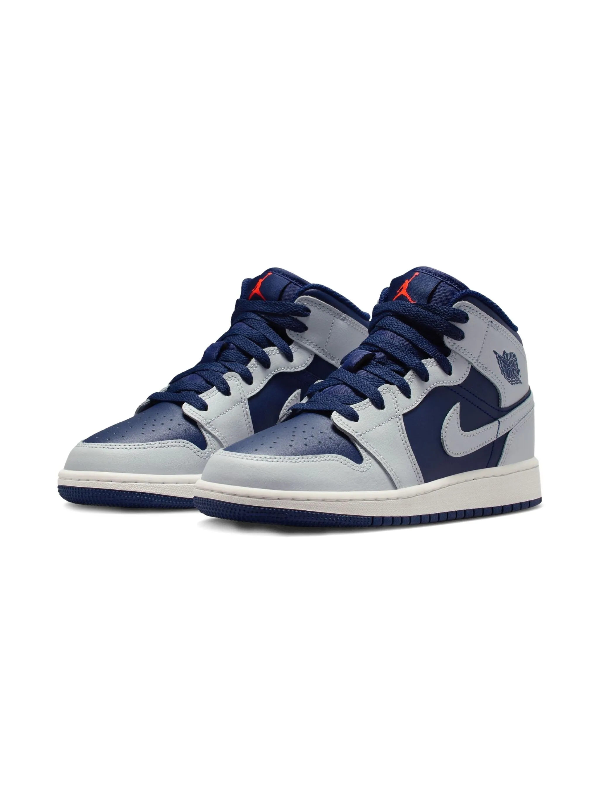 Кроссовки Jordan 1 Mid GS Jordan Kids, серый
Кроссовки Jordan 1 Mid GS Jordan Kids, серый