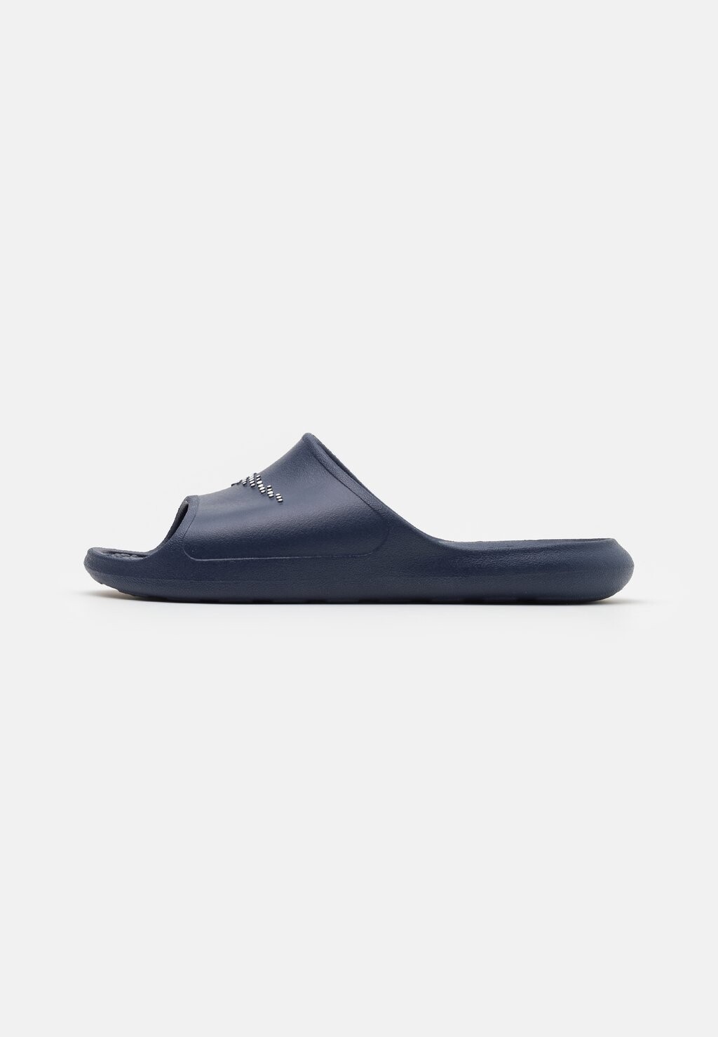 Пляжные тапочки VICTORI ONE SHOWER SLIDE Nike, темно-синий/белый 
Пляжные тапочки VICTORI ONE SHOWER SLIDE Nike, темно-синий/белый
