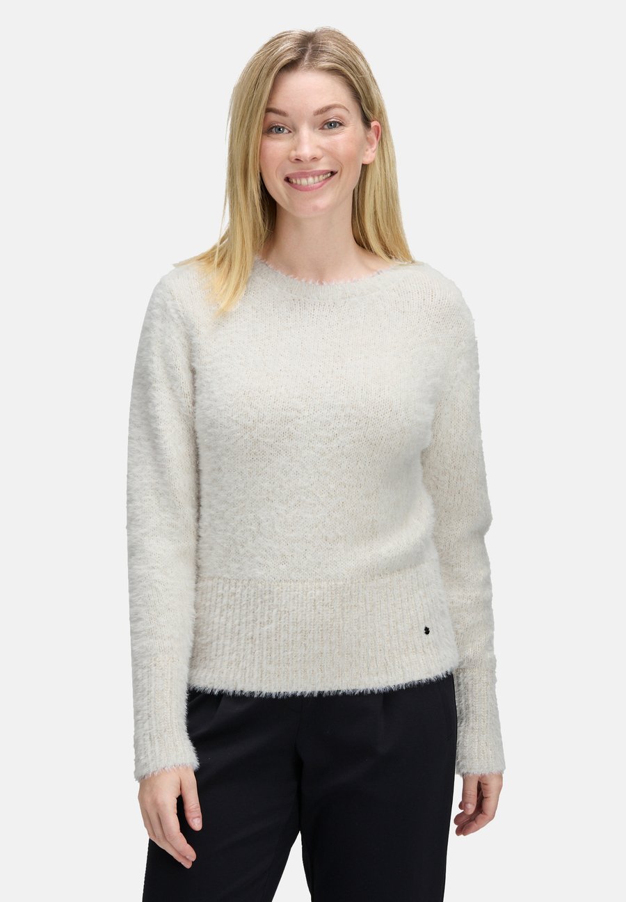 Джемпер Betty & Co MIT V-AUSSCHNITT, Cream/Beige
Джемпер Betty & Co MIT V-AUSSCHNITT, Cream/Beige