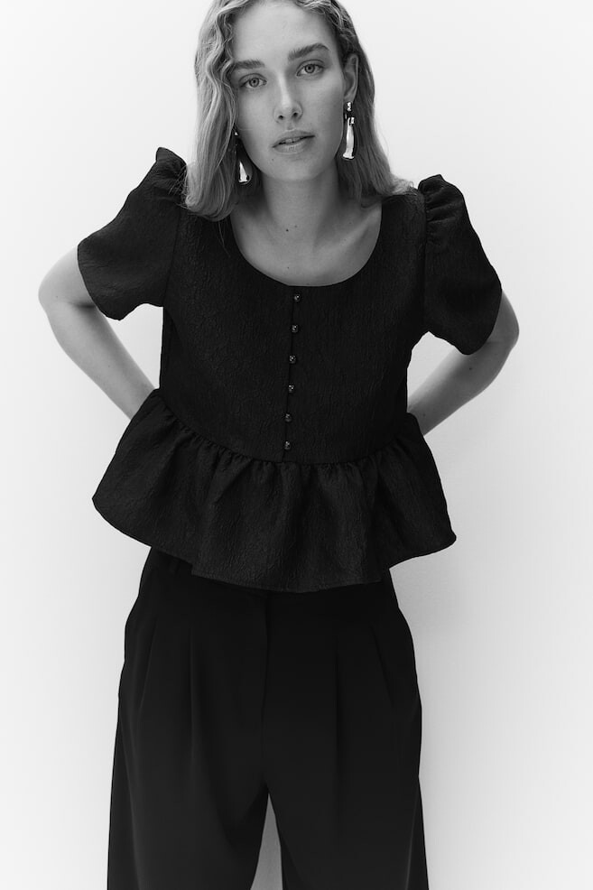 Блузка с баской из парчи H&M, черный
Блузка с баской из парчи H&M, черный