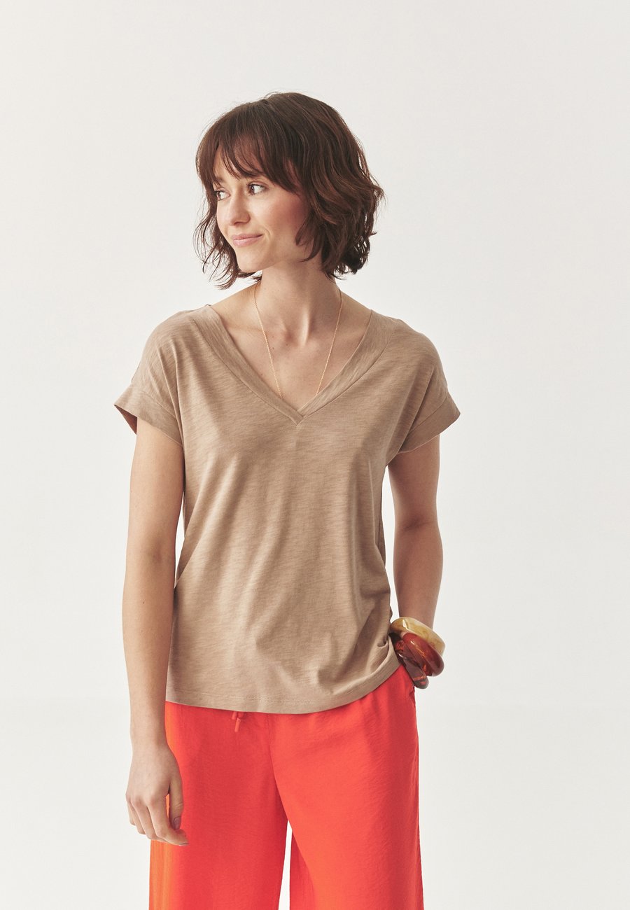 Футболка TATUUM Basic T-shirt, Beige
Футболка TATUUM Basic T-shirt, Beige