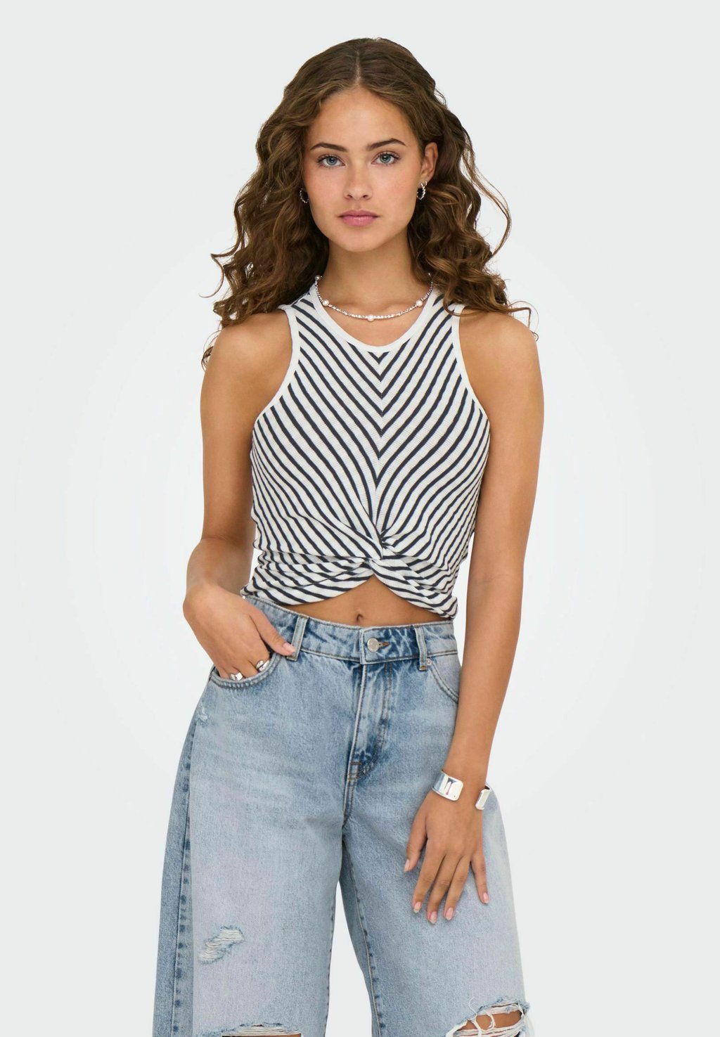 Топ ONLSANDY ONLY, темно-синий
Топ ONLSANDY ONLY, темно-синий