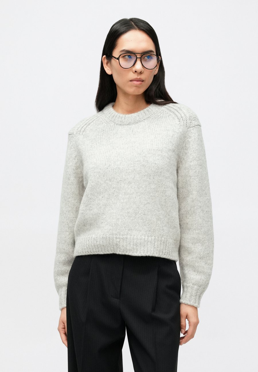 Джемпер CLOSED CREW NECK LONG SLEEVE, Light Grey Melange/Light Grey
Джемпер CLOSED CREW NECK LONG SLEEVE, Light Grey Melange/Light Grey