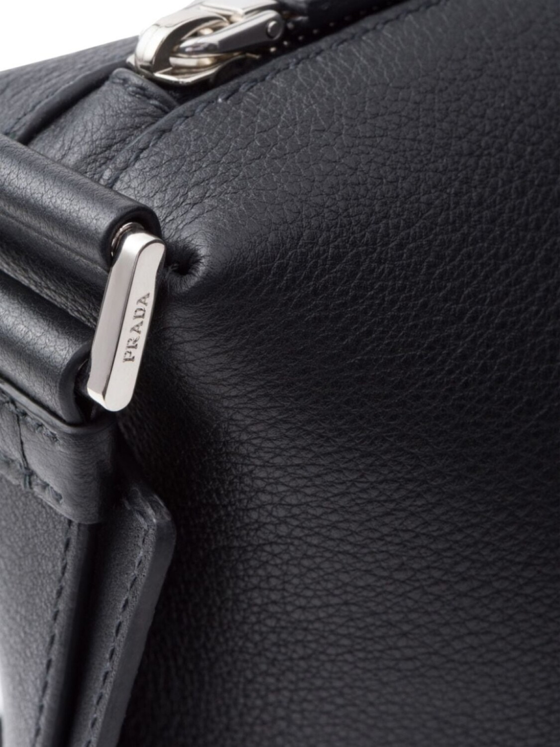 Prada сумка на плечо с логотипом, черный
Prada сумка на плечо с логотипом, черный