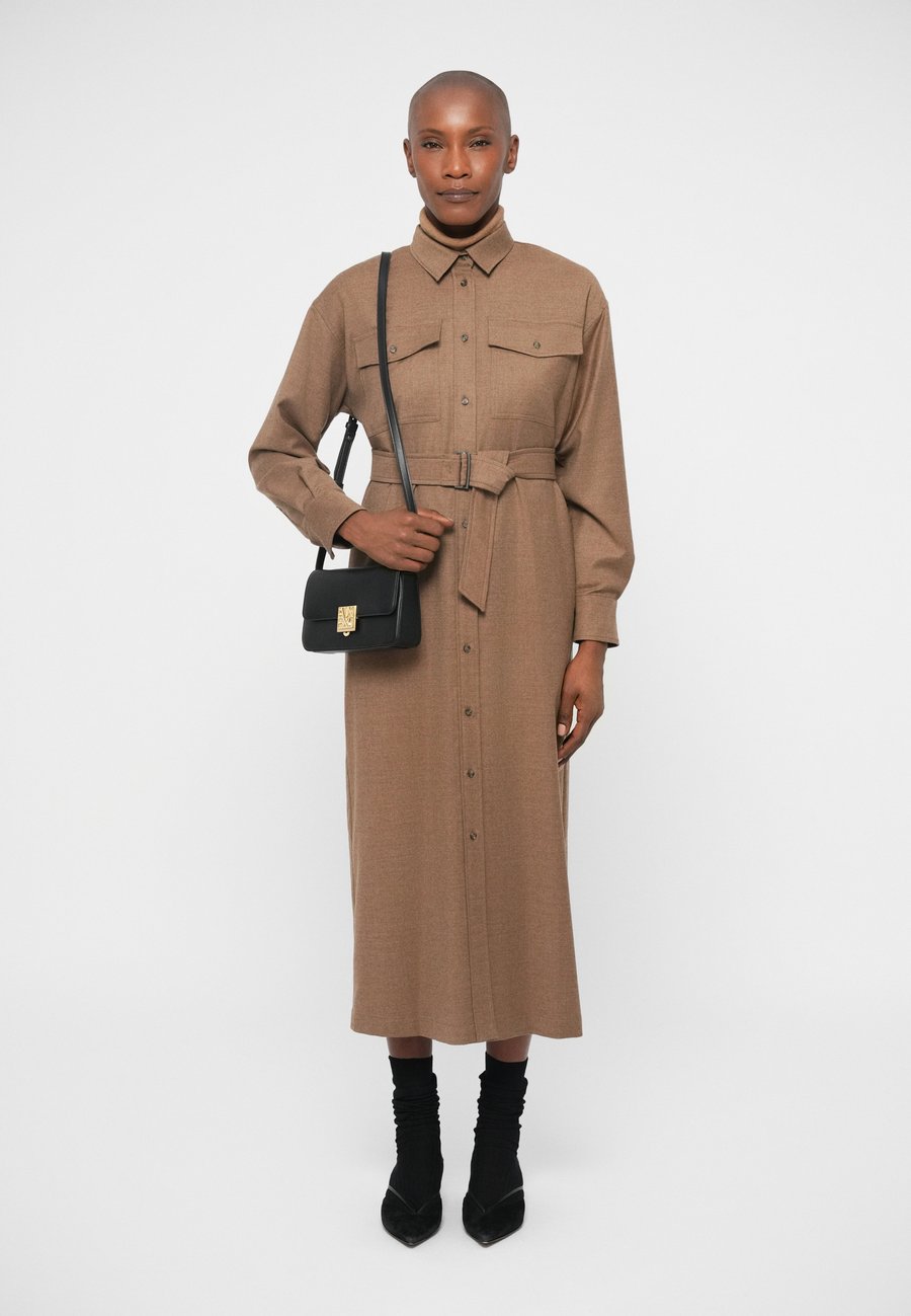 Сумка кросс-боди Armani Exchange MINI BAG, Black
Сумка кросс-боди Armani Exchange MINI BAG, Black