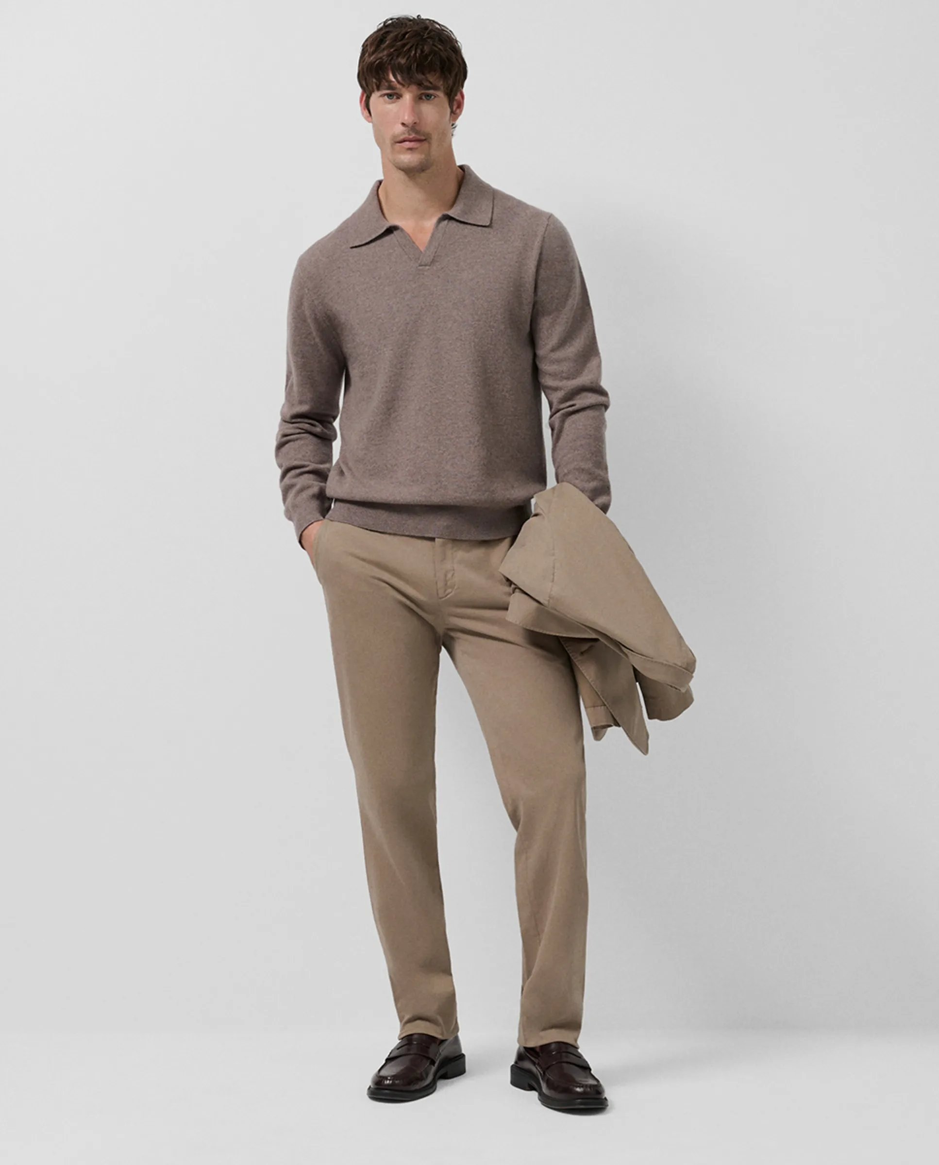 Мужские классические хлопковые чиносы окрашенные Roberto Verino, светло-коричневый
Мужские классические хлопковые чиносы окрашенные Roberto Verino, светло-коричневый