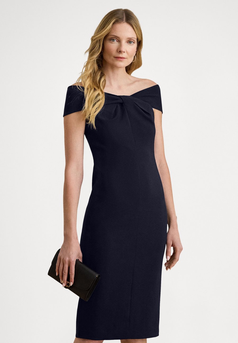 Платье Lauren Ralph Lauren Petite TWIST-FRONT CREPE COCKTAIL DRESS, Lighthouse Navy/Dark Blue
Платье Lauren Ralph Lauren Petite TWIST-FRONT CREPE COCKTAIL DRESS, Lighthouse Navy/Dark Blue