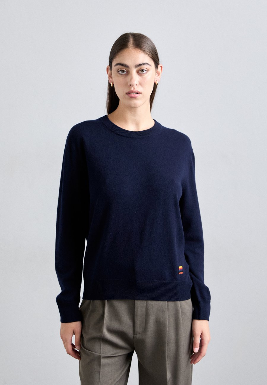 Джемпер Paul Smith WOMENS CREW NECK, Blue
Джемпер Paul Smith WOMENS CREW NECK, Blue