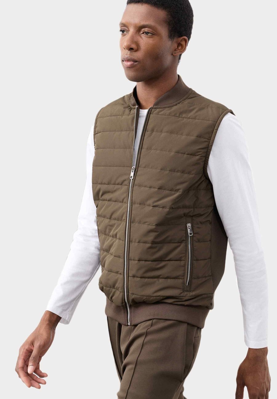 Куртка Autograph Waistcoat, Dark Khaki/Khaki
Куртка Autograph Waistcoat, Dark Khaki/Khaki