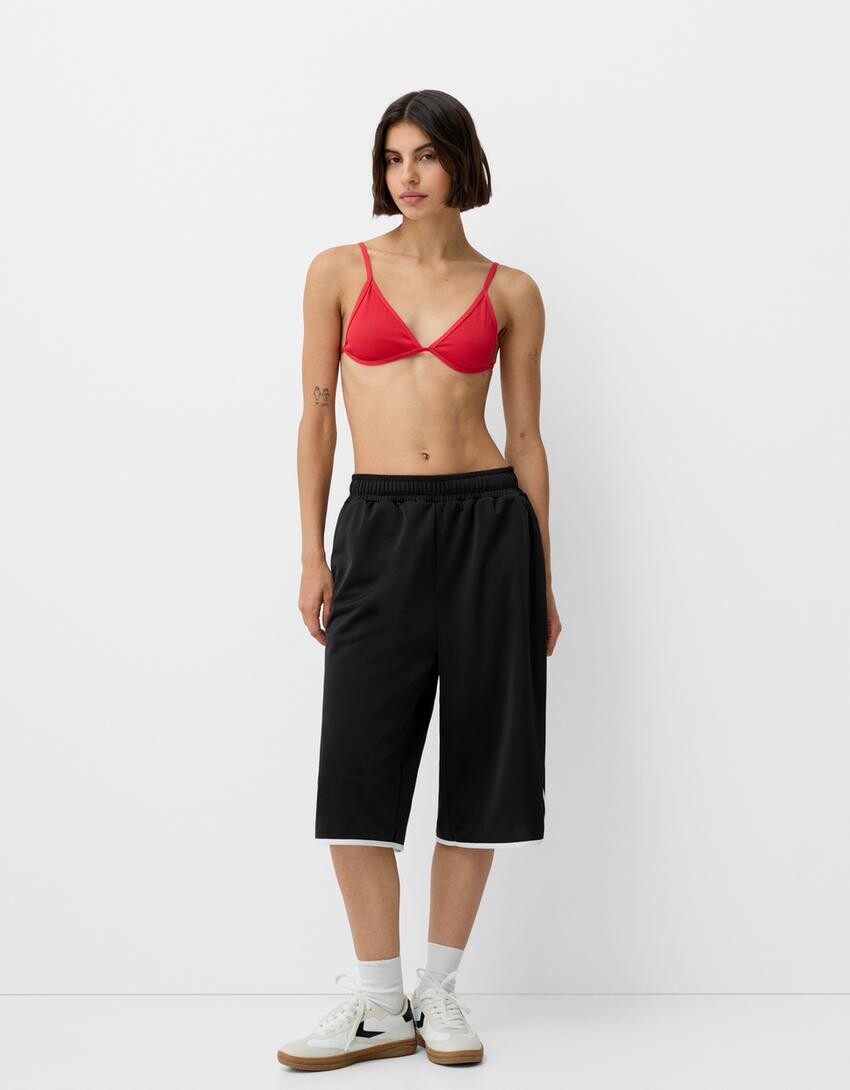 Ретро капри бермуды шорты Bershka, черный
Ретро капри бермуды шорты Bershka, черный