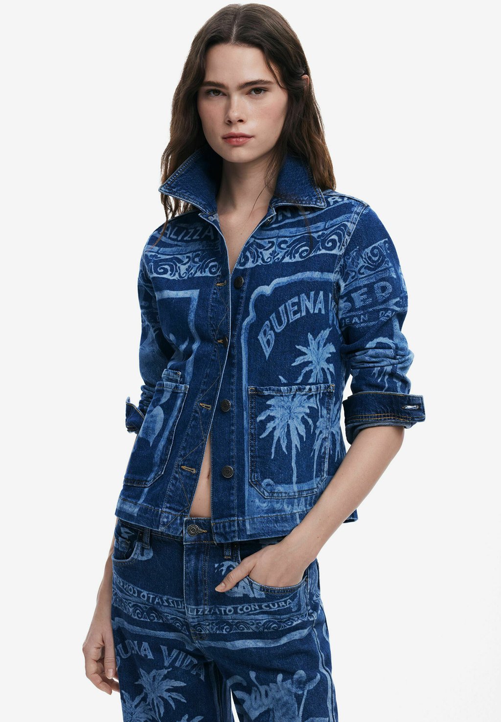 Джинсовая куртка Desigual, синий
Джинсовая куртка Desigual, синий