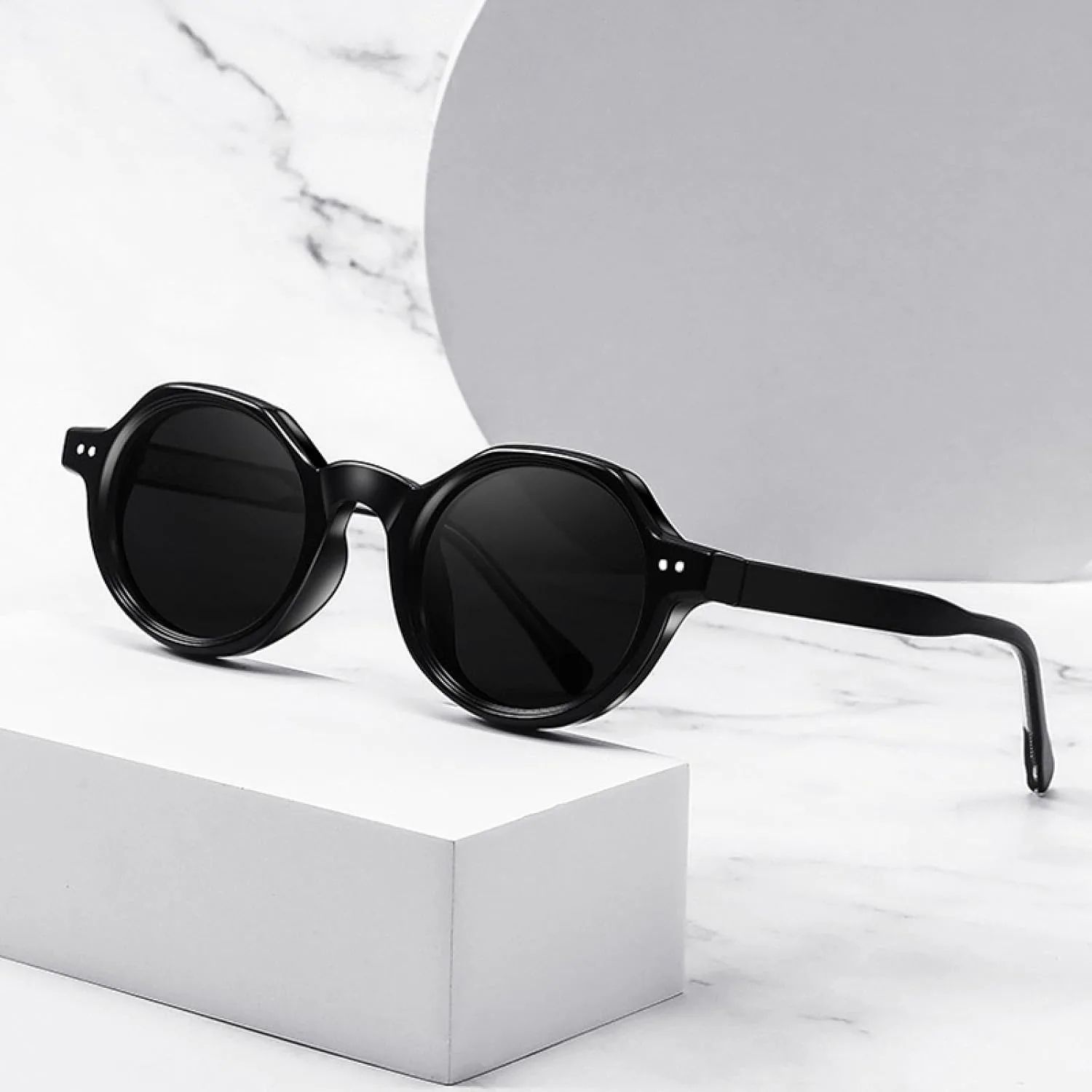 Овальные женские солнцезащитные очки с заклепками, мужские панк-очки, темно-зеленые солнцезащитные очки с защитой от УФ-излучения UV400 DSVIGF, Transparent Grey
Овальные женские солнцезащитные очки с заклепками, мужские панк-очки, темно-зеленые солнцезащитные очки с защитой от УФ-излучения UV400 DSVIGF, Transparent Grey