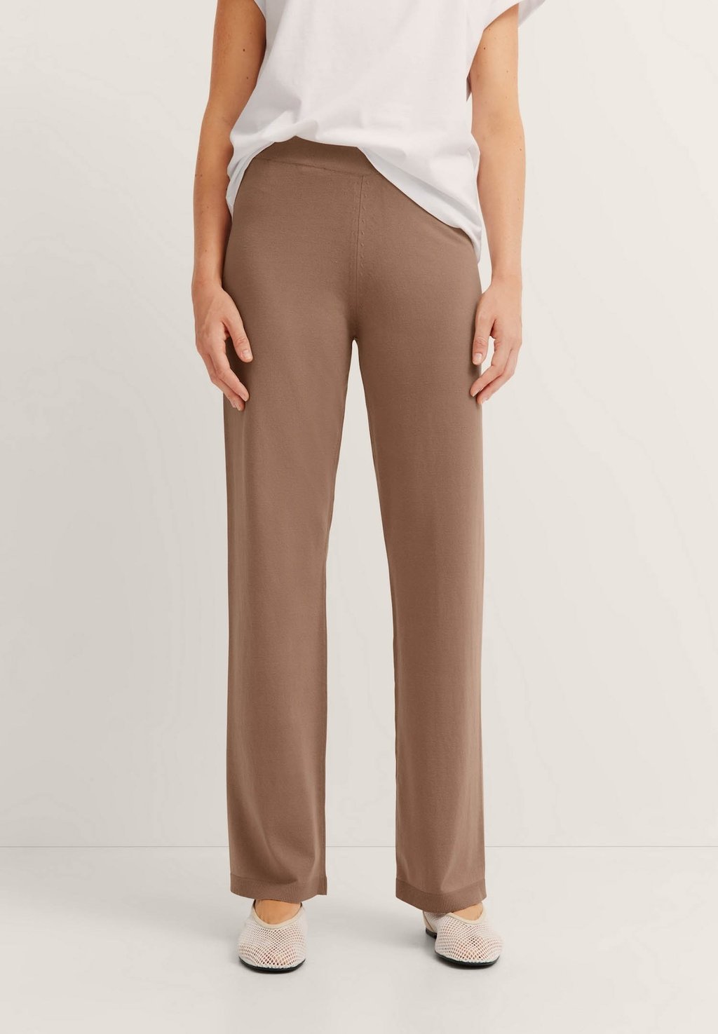 Брюки bugatti, бежевый
Брюки bugatti, бежевый