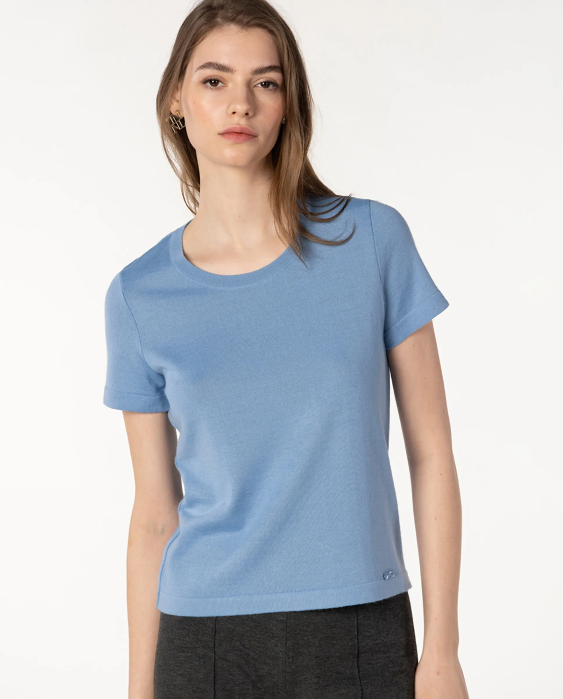 Женский свитер гладкой вязки с круглым вырезом и короткими рукавами Naulover, светло-голубой
Женский свитер гладкой вязки с круглым вырезом и короткими рукавами Naulover, светло-голубой