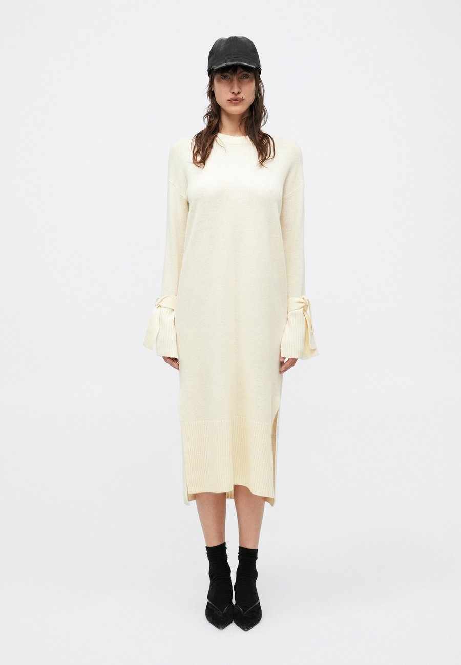 Платье DESIGNERS REMIX CARMEN LONG DRESS, Cream/Off-White
Платье DESIGNERS REMIX CARMEN LONG DRESS, Cream/Off-White