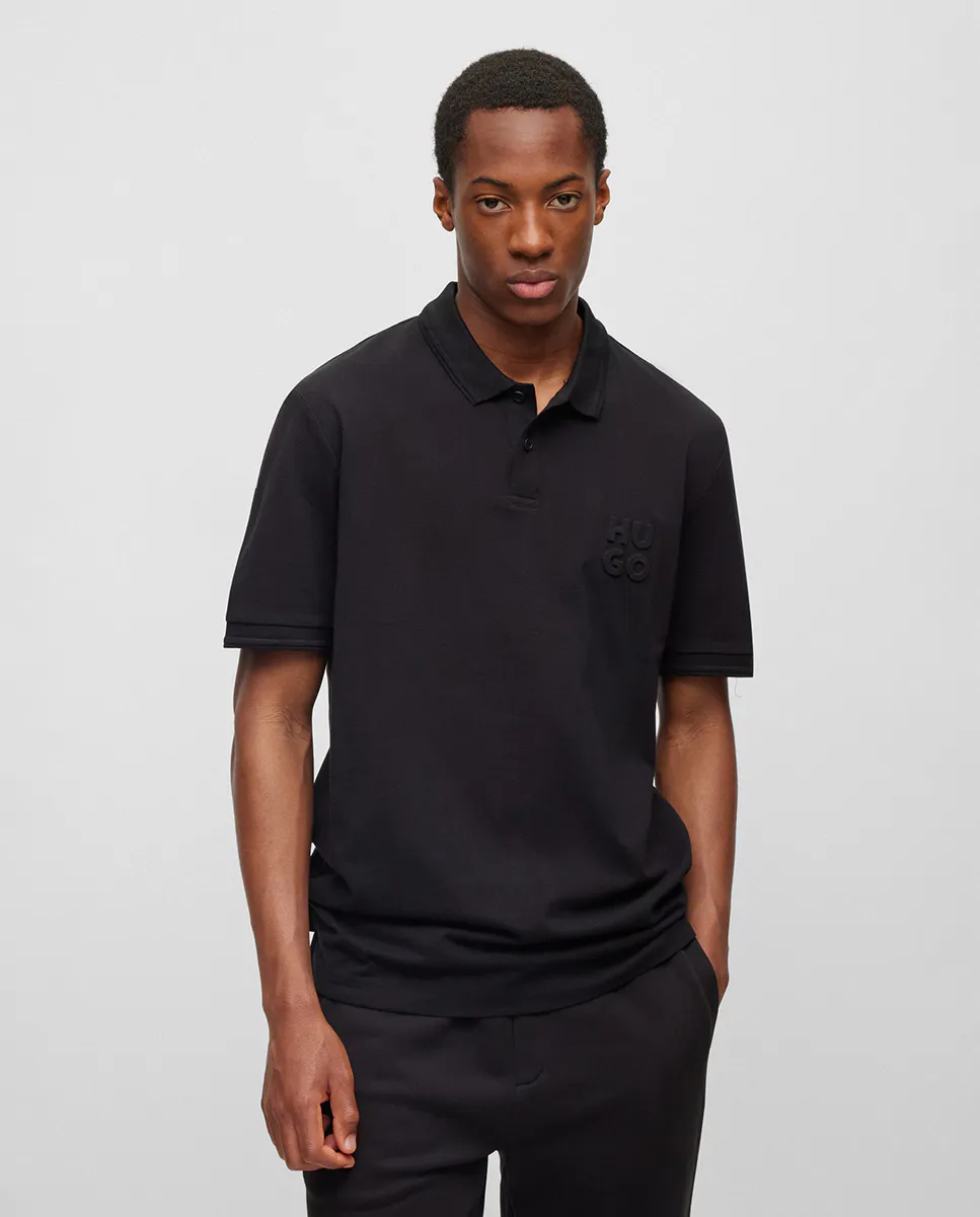 Мужская рубашка-поло из эластичного хлопкового пике с тисненым логотипом Hugo, черный
Мужская рубашка-поло из эластичного хлопкового пике с тисненым логотипом Hugo, черный