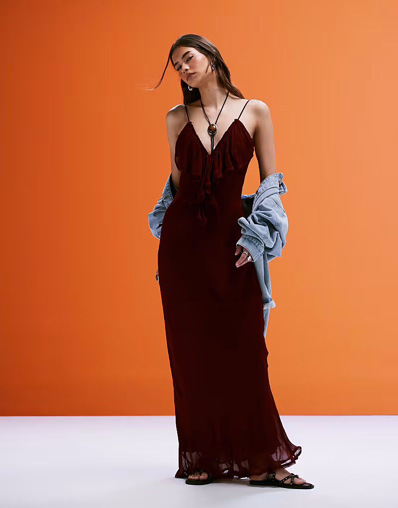 Платье макси с оборками спереди Mango бордового цвета 
Платье макси с оборками спереди Mango бордового цвета