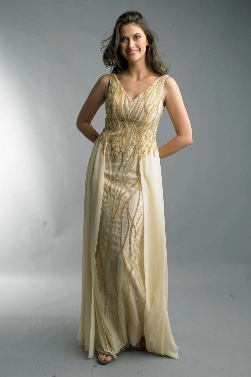 Платье без рукавов с V-образным вырезом, расшитое бисером Basix Black Label, Champagne
Платье без рукавов с V-образным вырезом, расшитое бисером Basix Black Label, Champagne