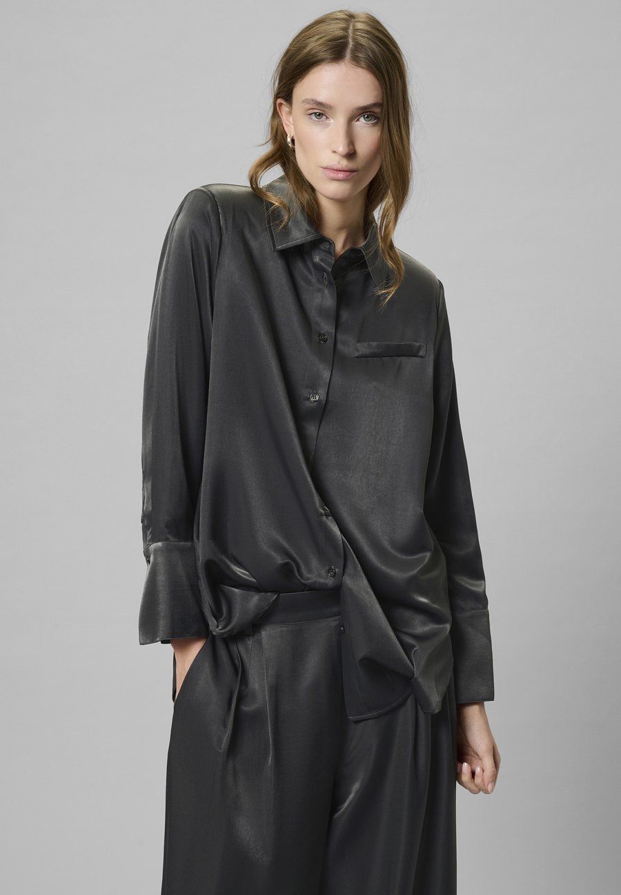 Блуза My Essential Wardrobe Button-down blouse, Asphalt/Dark Grey
Блуза My Essential Wardrobe Button-down blouse, Asphalt/Dark Grey