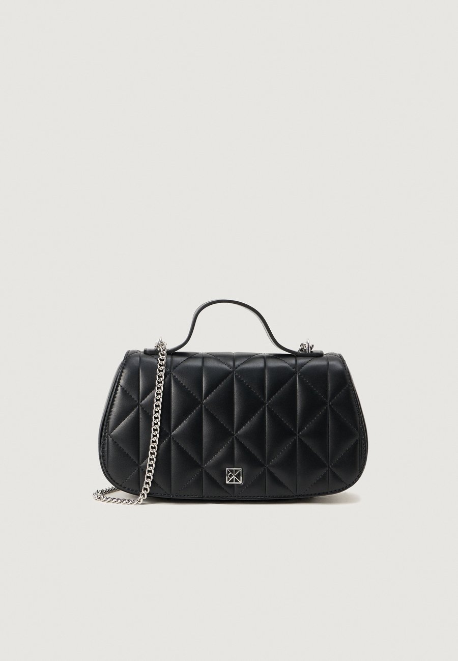 Сумка Calvin Klein HANDLE BAG, Black
Сумка Calvin Klein HANDLE BAG, Black