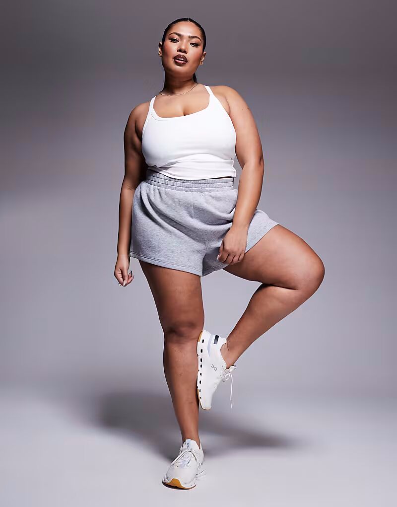 4505 Curve Icon мягкий топ для йоги с внутренним бюстгальтером и регулируемыми бретелями белого цвета
4505 Curve Icon мягкий топ для йоги с внутренним бюстгальтером и регулируемыми бретелями белого цвета