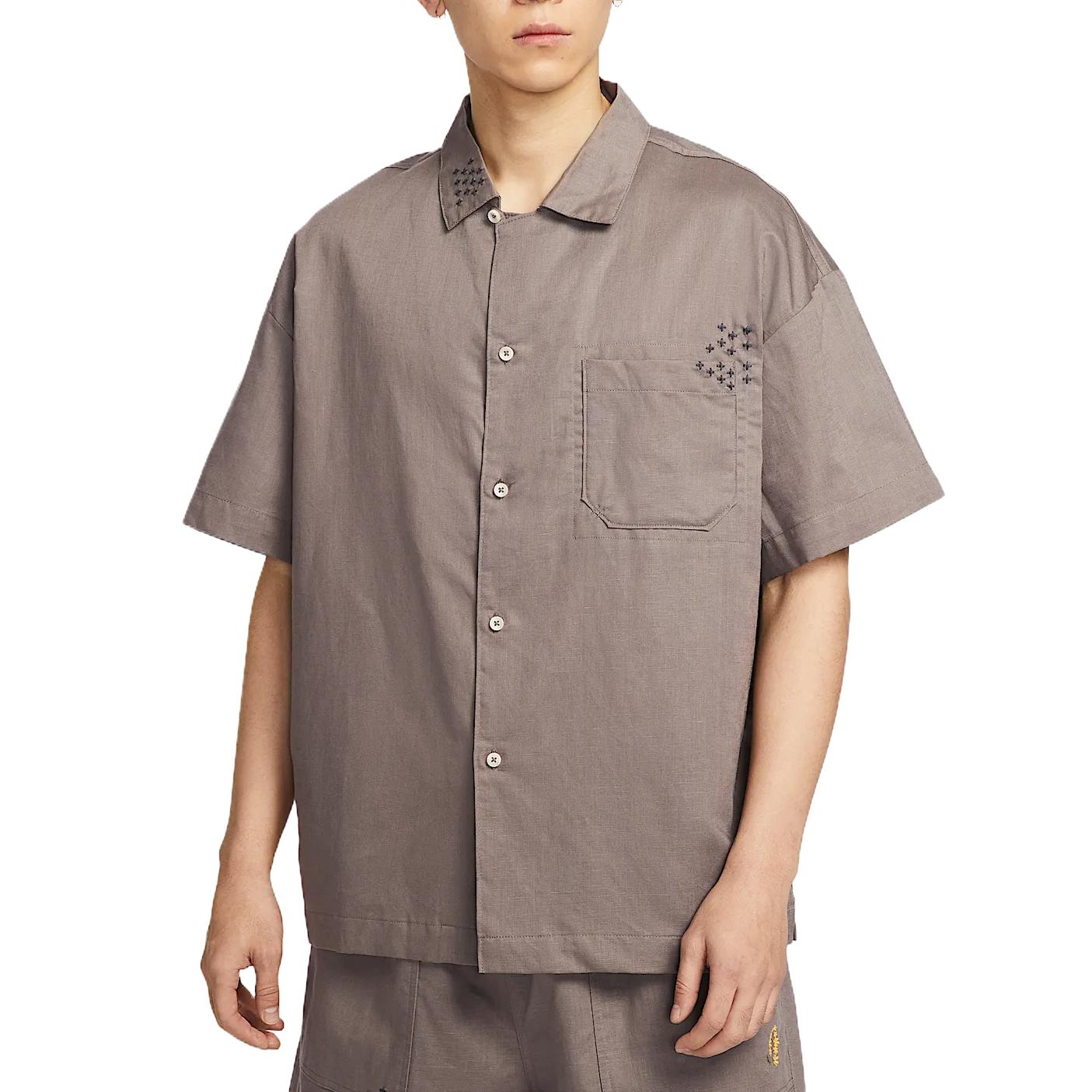 Nike Мужская рубашка коричневого цвета
Nike Мужская рубашка коричневого цвета