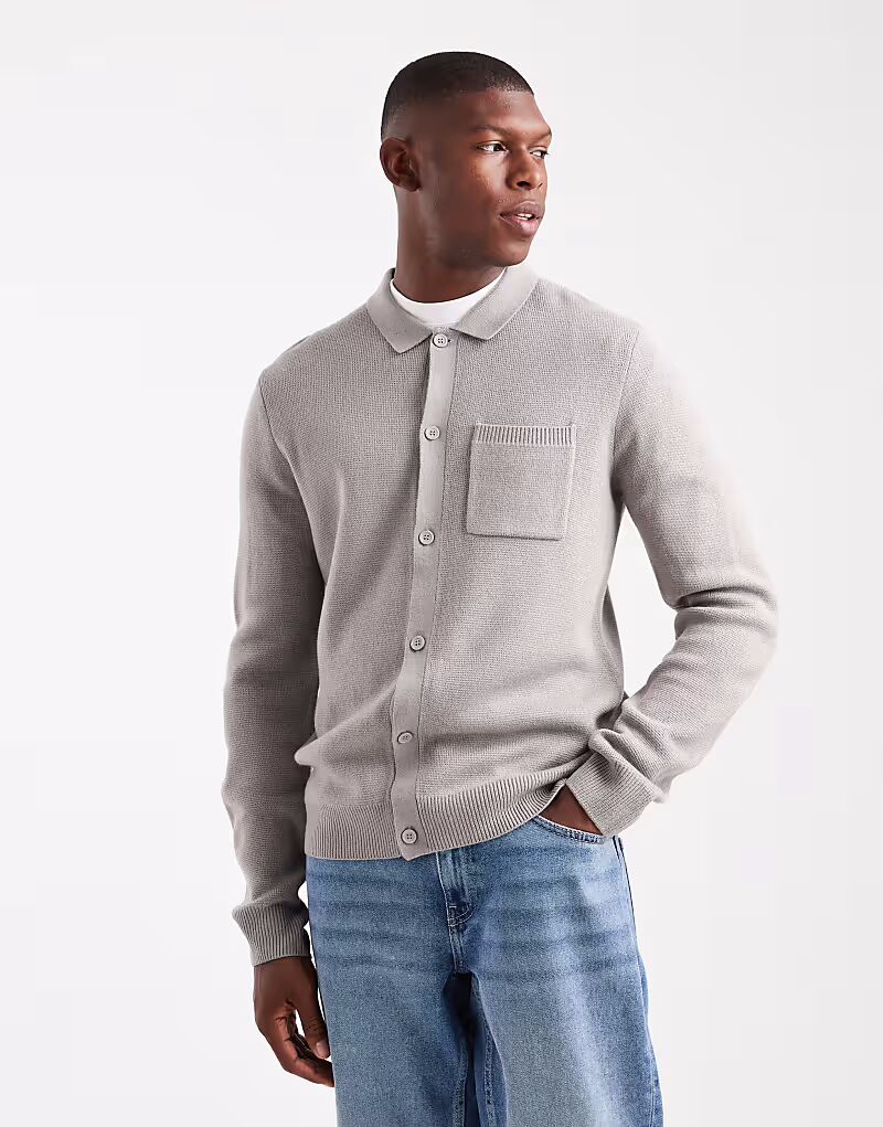 Кардиган на пуговицах светло-серого цвета New Look
Кардиган на пуговицах светло-серого цвета New Look