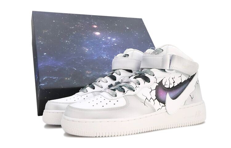 Кроссовки Nike Air Force 1 Skateboarding Shoes Men Mid-top Purple/black, белый/серый
Кроссовки Nike Air Force 1 Skateboarding Shoes Men Mid-top Purple/black, белый/серый