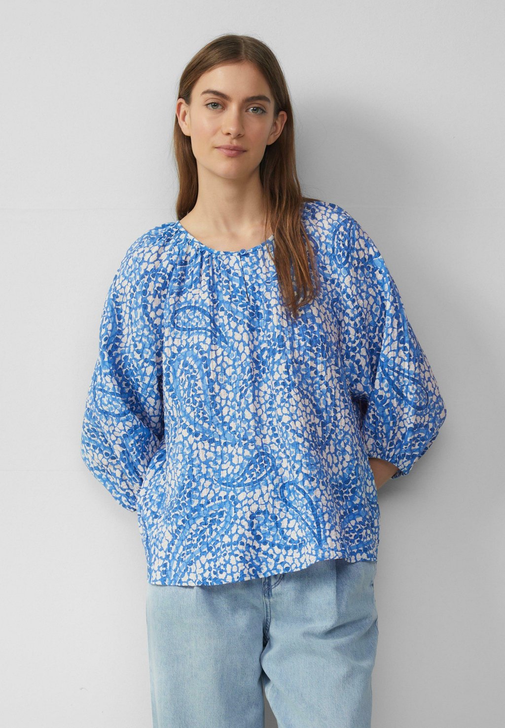 Блуза GEMUSTERTE RELAXED-FIT-MIT RAFFUNGEN UND RAGLANÄRMELN s.Oliver, синий
Блуза GEMUSTERTE RELAXED-FIT-MIT RAFFUNGEN UND RAGLANÄRMELN s.Oliver, синий