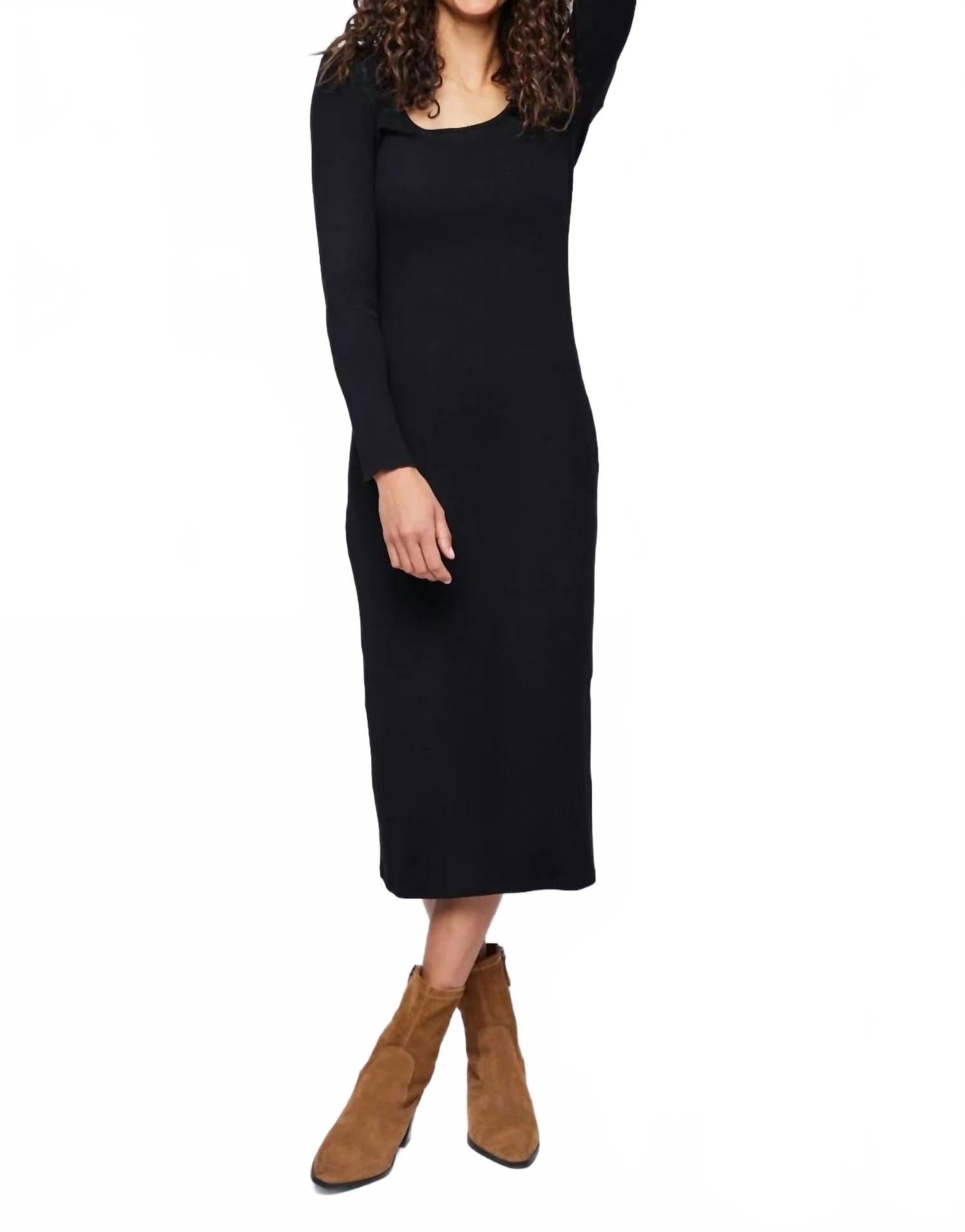 Черное платье миди с длинным рукавом и ребристой вязкой Gentle Fawn
Черное платье миди с длинным рукавом и ребристой вязкой Gentle Fawn