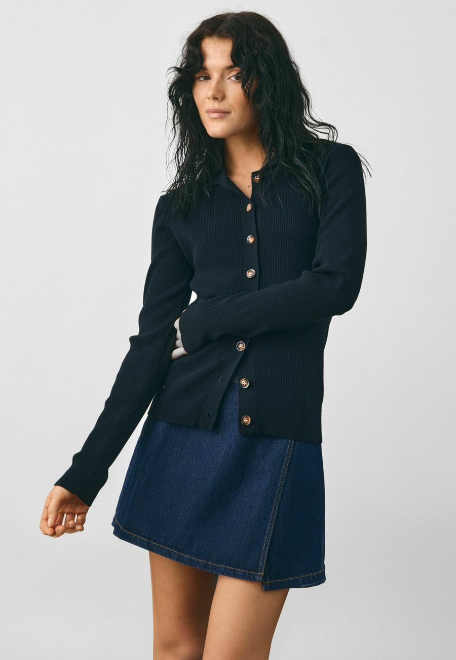 Кардиган Noella Cardigan, Black
Кардиган Noella Cardigan, Black