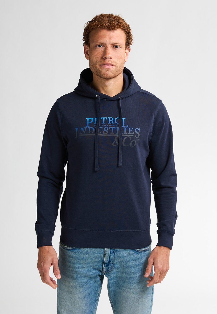 Худи Petrol Industries ARTWORK SUPERIOR, Royal Navy/Royal Blue, Синий, Худи Petrol Industries ARTWORK SUPERIOR, Royal Navy/Royal Blue
Худи Petrol Industries ARTWORK SUPERIOR, Royal Navy/Royal Blue, Синий, Худи Petrol Industries ARTWORK SUPERIOR, Royal Navy/Royal Blue