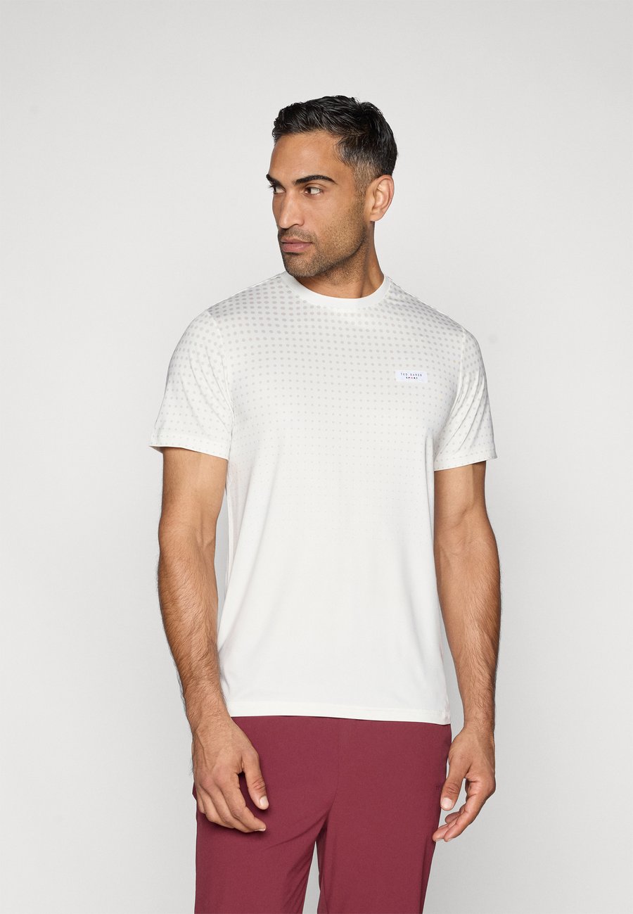 Футболка Ted Baker Sports ETHAN, White/Grey/White, Белый, Футболка Ted Baker Sports ETHAN, White/Grey/White
Футболка Ted Baker Sports ETHAN, White/Grey/White, Белый, Футболка Ted Baker Sports ETHAN, White/Grey/White