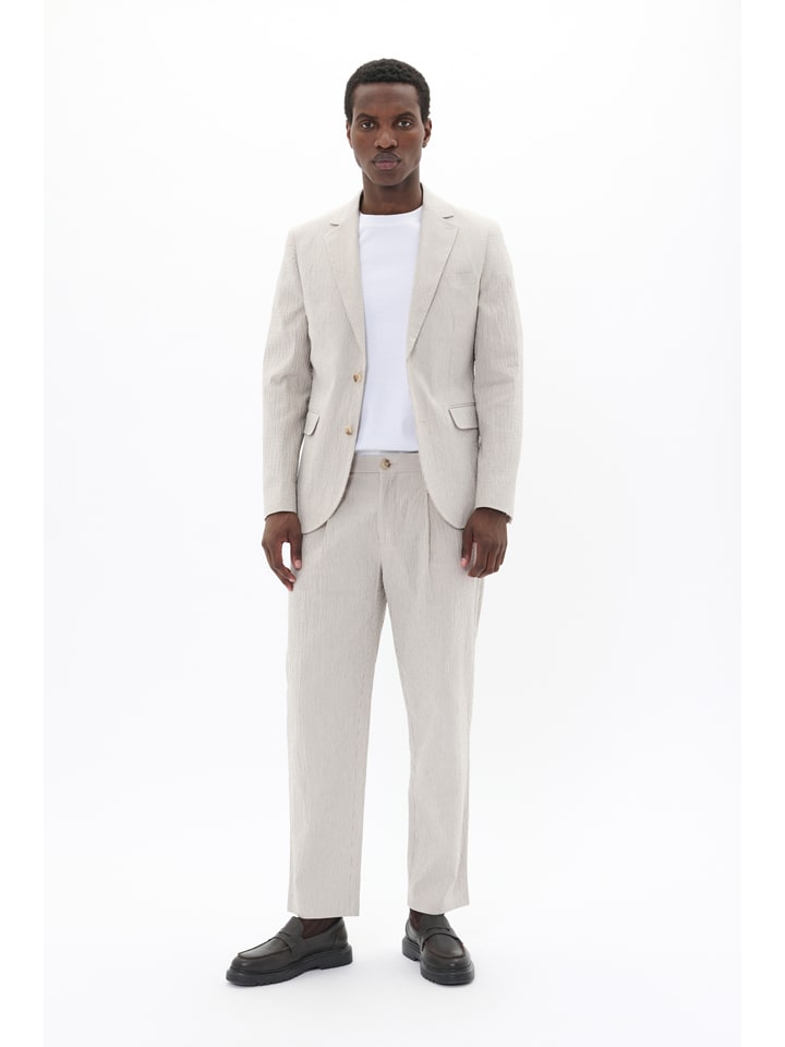 Matinique Блейзер кремового цвета
Matinique Блейзер кремового цвета