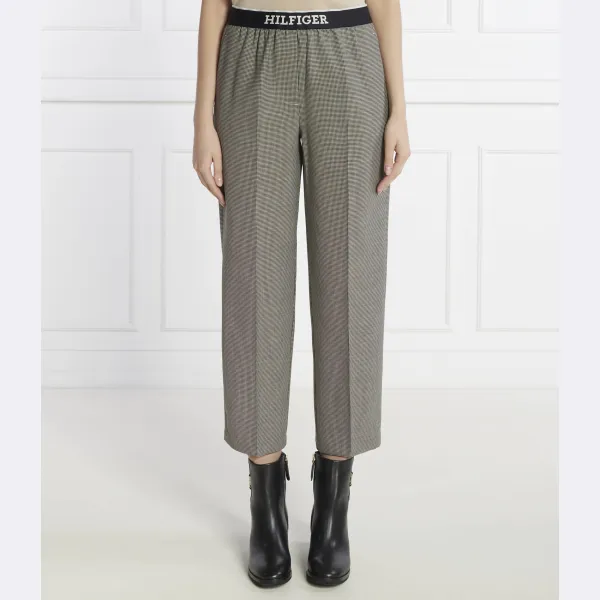 Брюки-Чиносы классического кроя Tommy Hilfiger, серый
Брюки-Чиносы классического кроя Tommy Hilfiger, серый