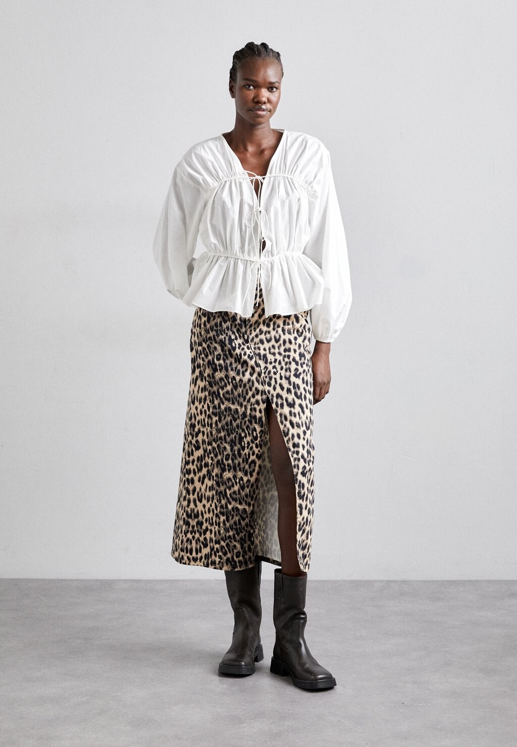 Юбка из денима SIGGE Baum und Pferdgarten, коричневый
Юбка из денима SIGGE Baum und Pferdgarten, коричневый