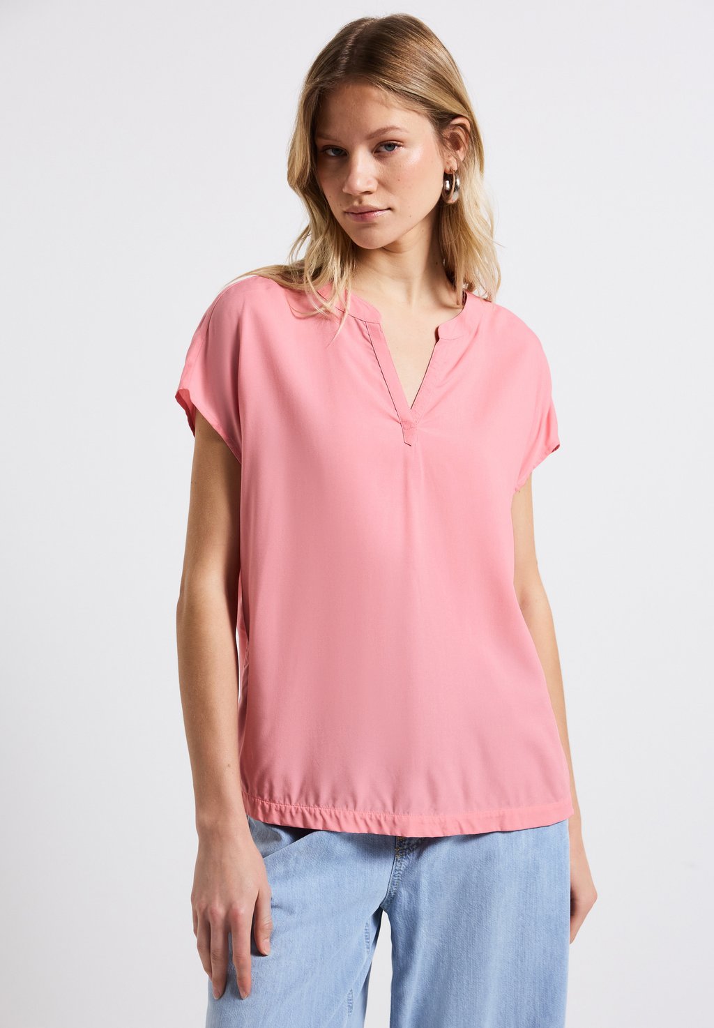 Блуза SPLIT NECK IN UNIFARBE Street One, цвет Rosa
Блуза SPLIT NECK IN UNIFARBE Street One, цвет Rosa