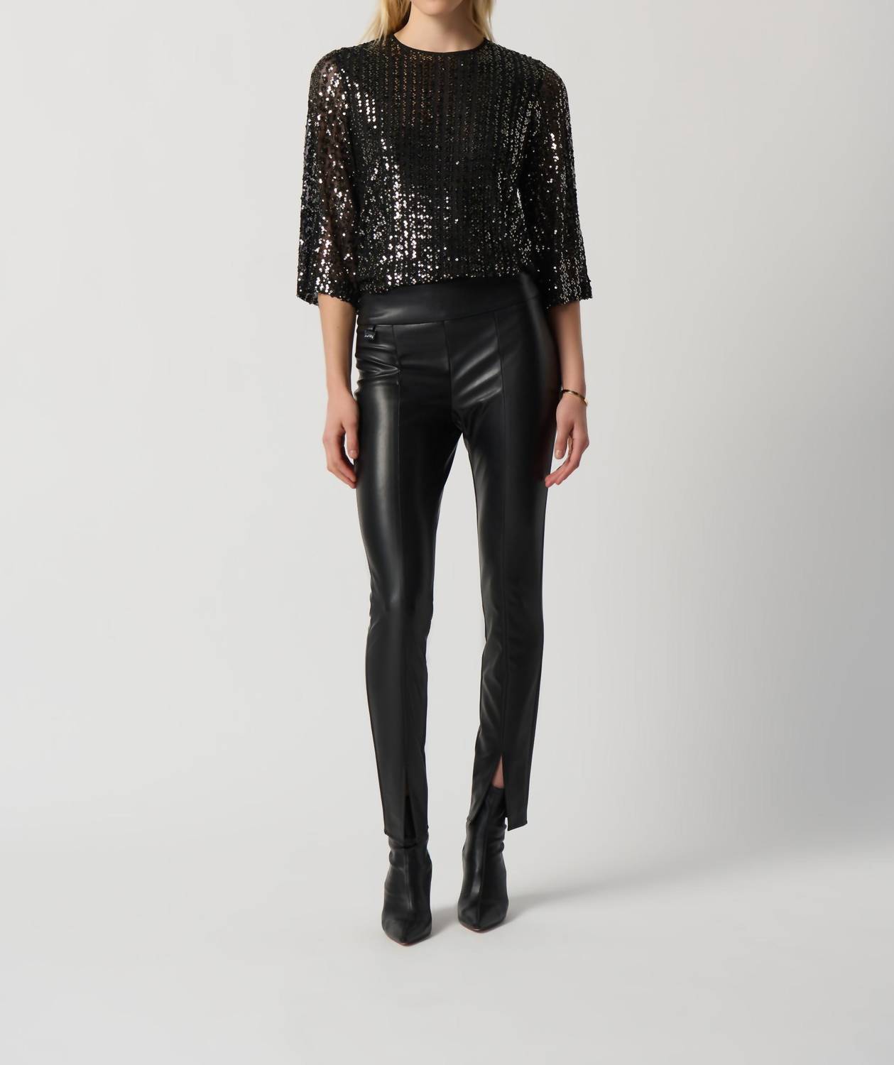 Топ с рукавом 3/4 в черном/золотом цвете Joseph Ribkoff
Топ с рукавом 3/4 в черном/золотом цвете Joseph Ribkoff